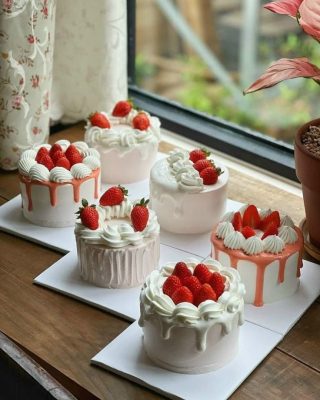 Bánh kem dâu Tous les Jours